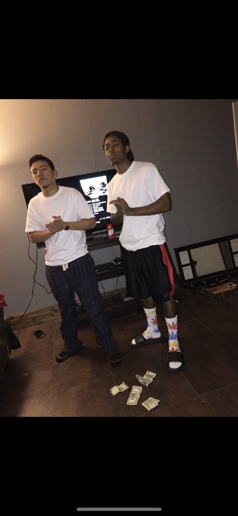 Holdmymodelo's tweet photo. Happy G day bro 🙌🏾 https://t.co/UhNegPmoJd