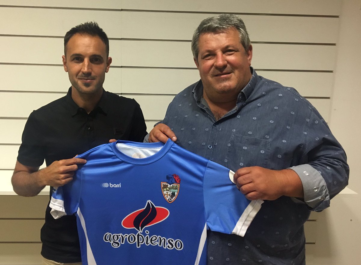 cdbinefar's tweet photo. OFICIAL | David Giménez será el entrenador la próxima temporada.
🙌 ¡Mucha suerte! 🔵⚪️ https://t.co/U6p7wcPLhZ