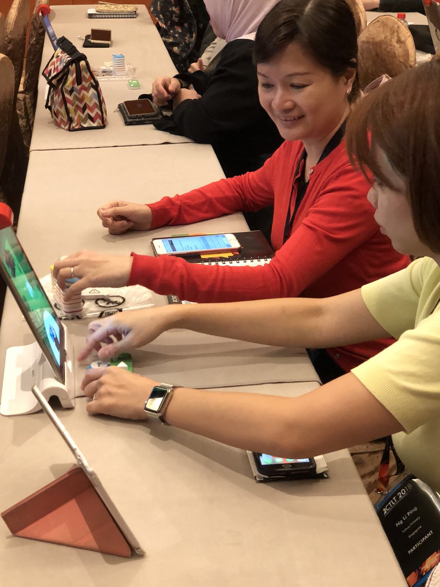 msjulya_chan's tweet photo. Tinker Tinker: Code@Play in the Lower Primary Classroom at #ictlt18.
Participants are having fun at a hands-on session with the Ozobots and on Coding Awbie mobile app 🤓 https://t.co/q1kEHJfen3
