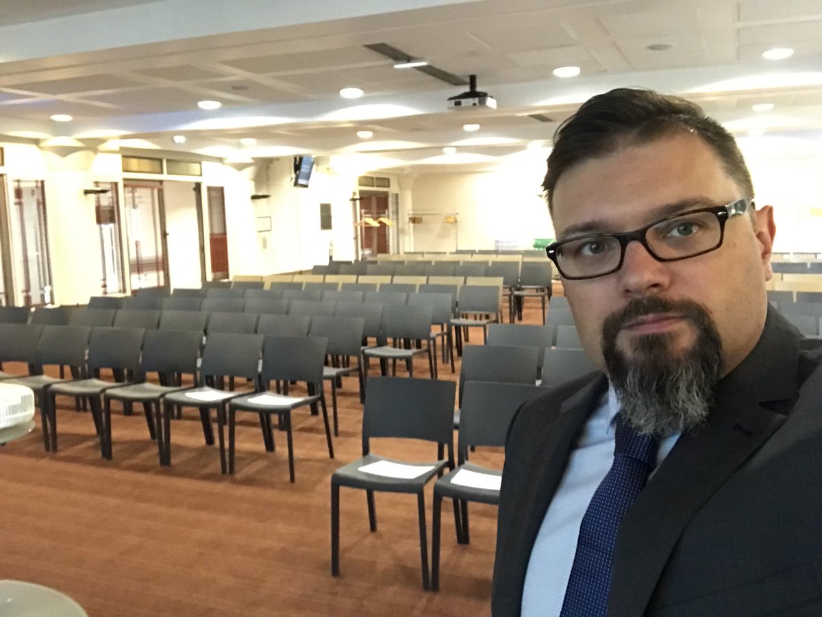 djeepy1's tweet photo. On est prêt pour la conférence numérique de la région bordelaise !
On vous attend en plénière à 10h
@azeoTandT #DigitalExperienceBordeaux https://t.co/TB293pMOGC