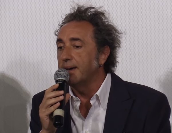 AnonimaCinefili's tweet photo. Buon compleanno a Paolo #Sorrentino, che oggi compie 48 anni! In sala i suoi #loro1 (https://t.co/KFcXXjqIy4) e #loro2 (https://t.co/ieCYaHttrr)! Auguri 🎂🎂🎂 https://t.co/Z7haQKxoqW