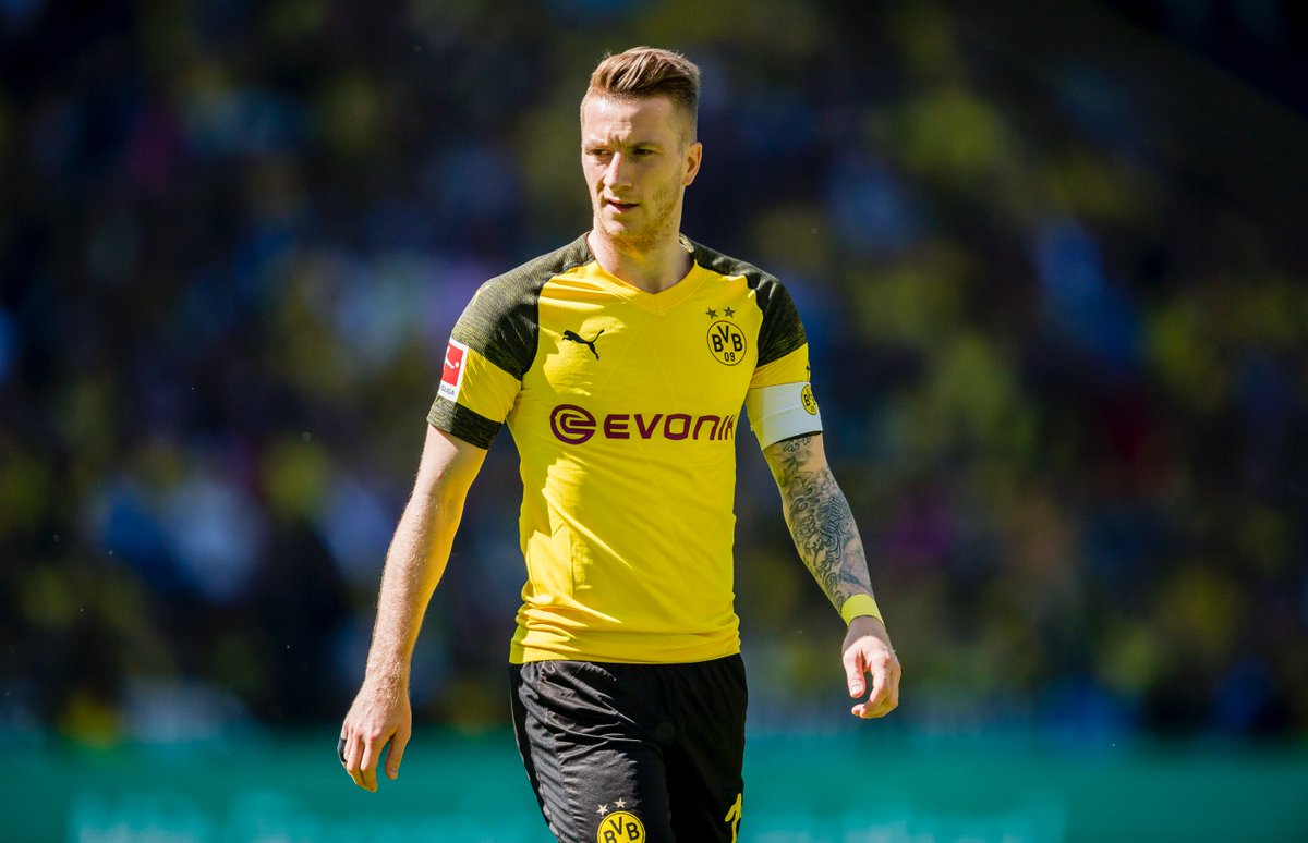 BVB's tweet photo. 🎉 #HappyBirthday, Marco #Reus (29)! 🖤💛 https://t.co/9R3ipUVjP7