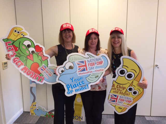 neoda_oils's tweet photo. On #nationalfishandchipday Eve, our #RoutetoLondon relay has been spotted at @HenryColbeck in Gateshead....what else might they see up there? Keep your eyes peeled! https://t.co/TGCwDd99Fz