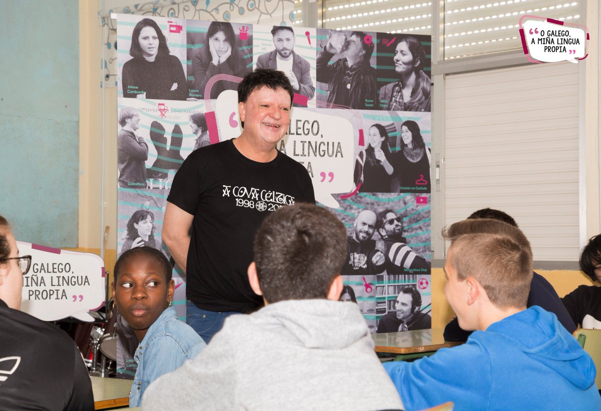 DACCultura's tweet image. O programa #ogalegoamiñalinguapropia de @DACCultura deixounos un encontro xenial co #rockgalego e #engalego. Xurxo Souto levou ao CPI O Feal​ os fitos máis destacados do rock #bravú! 🐗🎤 Como proclama a consigna de Os Diplomáticos de Monte Alto : Tanta paixón quen poderá detela!