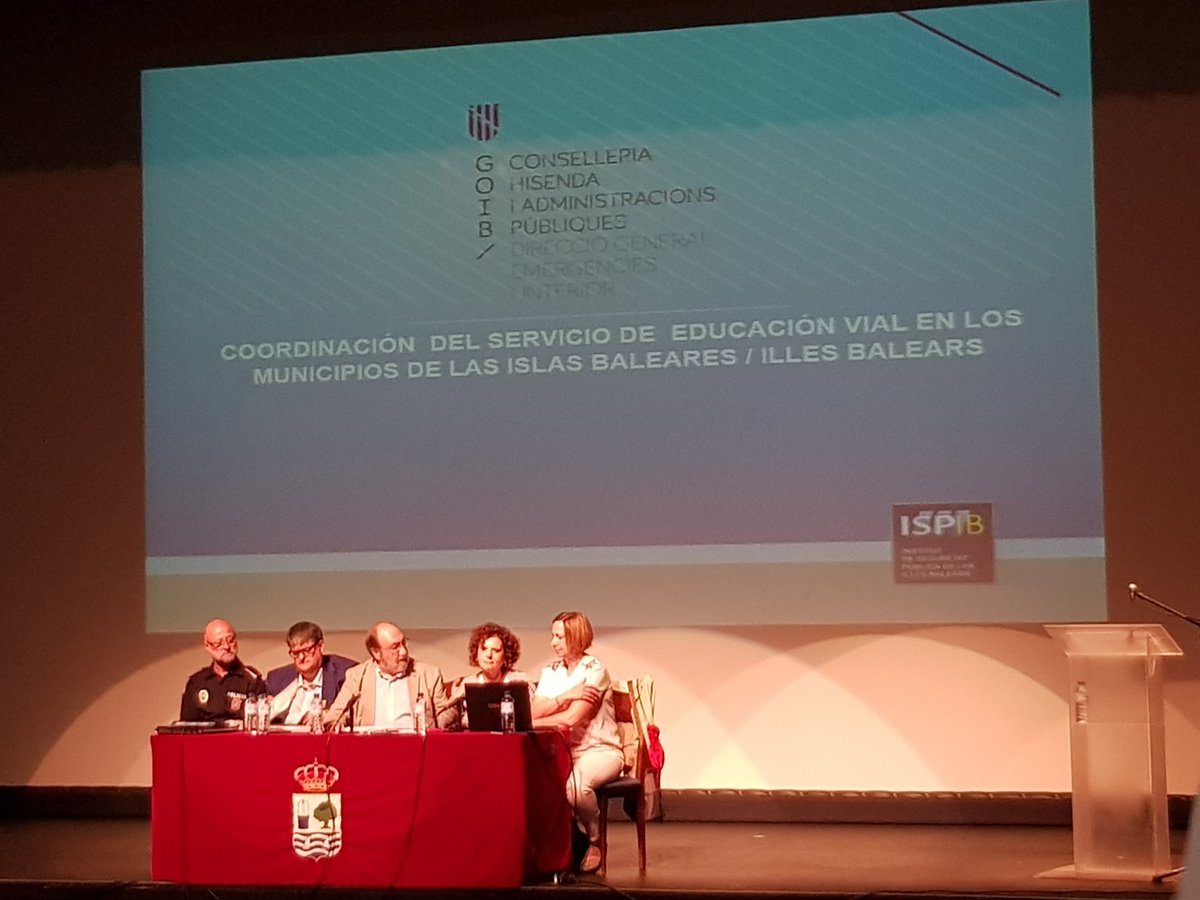 ADEVICatalunya's tweet photo. Comencem el 2on dia de les #XIIJornadasEducaciónVial de @FETEVI a #IslaCristina amb els #ponents #ESPA #lluciaponscalle del #ISPIB #mariajesusiturraldearriaga del @trafikoaEJGV i #albertjarneperujo del @transit @mossos https://t.co/jpL2E3RKkD