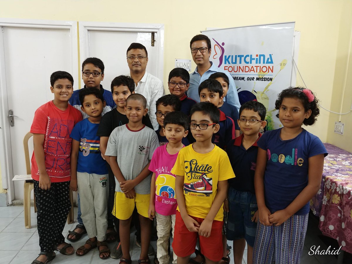 ChessbaseIndia's tweet photo. Kutchina Foundation awards a fellowship to a young girl named Sneha Halder

Watch @NamitBajoria, Director of @kutchinadotcom , Trustee of Kutchina Foundation and Honorary Consul of the Republic of Macedonia in Kolkata speak
https://t.co/cvWR23J36N
#fellowship #chess #talented https://t.co/P7nwIeY6LB