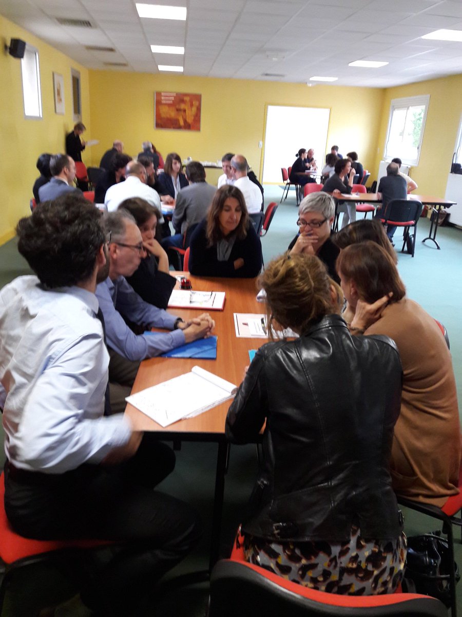 logidome_oph's tweet photo. Être efficace, c'est bien, être efficient : c'est mieux ! Aujourd'hui les managers de #Logidôme échangent sur ce sujet. Ce matin #echanger ses expériences #decloisonner A suivre... https://t.co/l16wpoyCwP