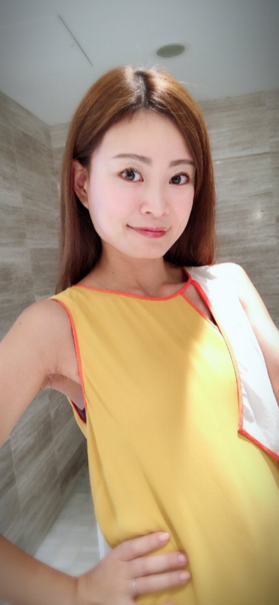 Natsuki45397932's tweet photo. #コフレドール #ビジューコレクション リゾートワンピに合わせてイエローメイク💄✨#イエロービジュー https://t.co/cakQZvtx8S