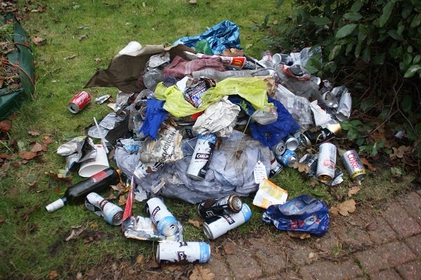 ChichesterDC's tweet photo. Lots of you have been getting involved in our #AdoptanArea campaign. A resident sent us this photo from a successful litter pick in Hunston. Thank you for supporting the campaign and keep up the good work! #AgainstLitter https://t.co/6LjFFR6JKu