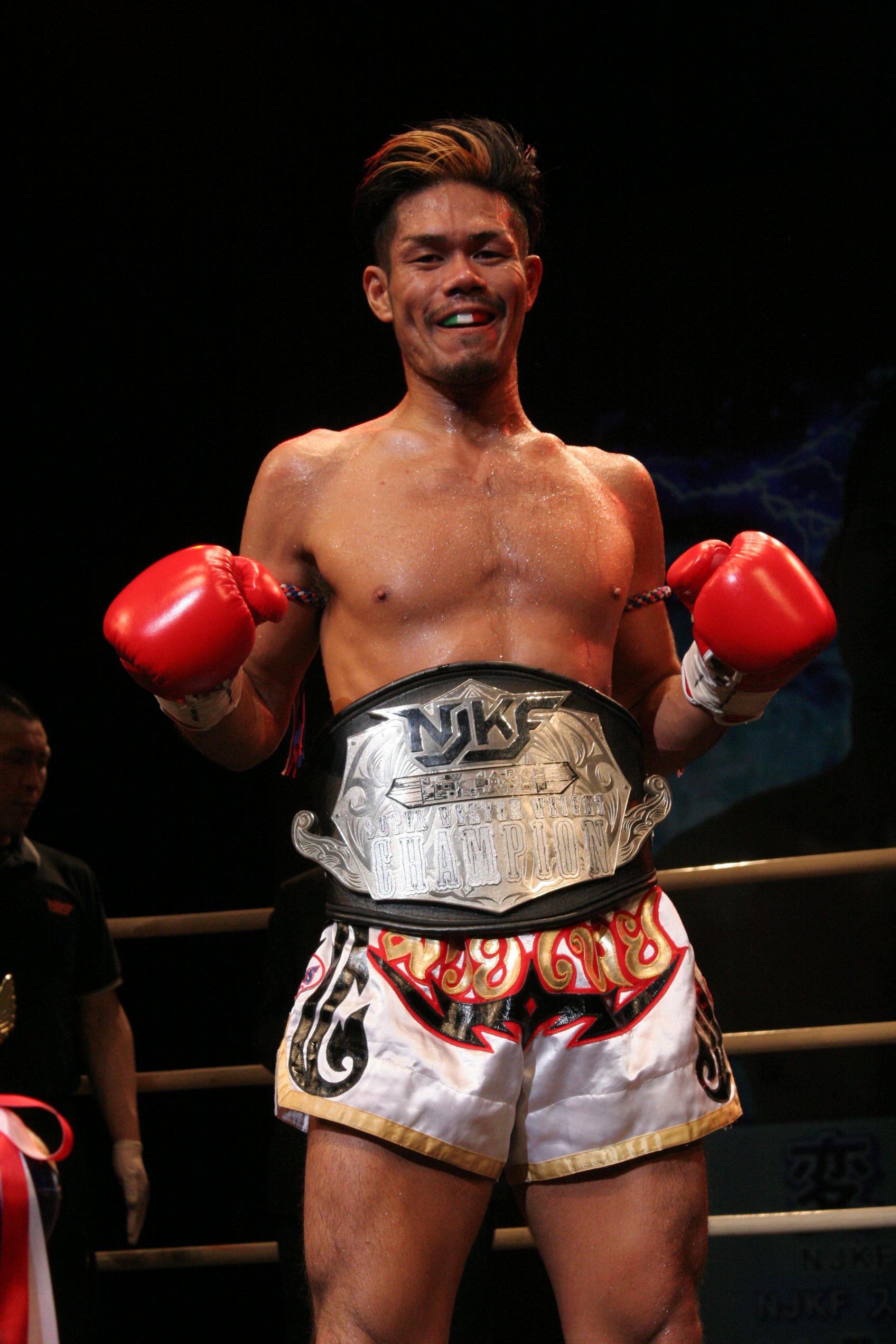 ゴング格闘技 Njkf 匡志が王座戴冠 宮島教晋はドロー 麻衣が王者伊織への挑戦権を獲得 大輔が佐藤亮を下し8 19澤田曜祐と王座決定戦へ 5 27 Njkf 18 West 3rd T Co Pl0ikgeyep T Co 21sozjijlu Twitter