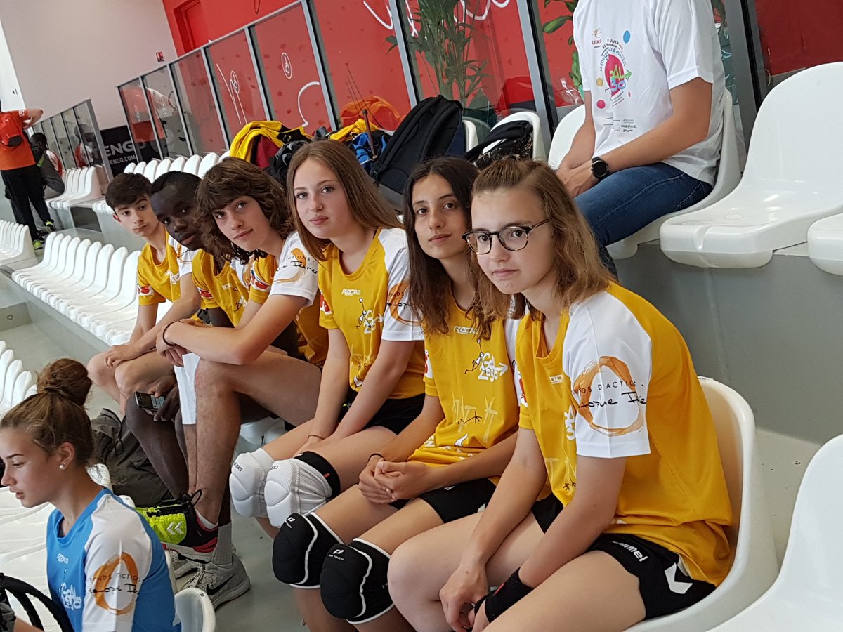 laurette1977's tweet photo. Le collège Piobetta à Montevrain #goal2030 @UNSSvendee #DéveloppementDurable https://t.co/Uj9P3tgEjN