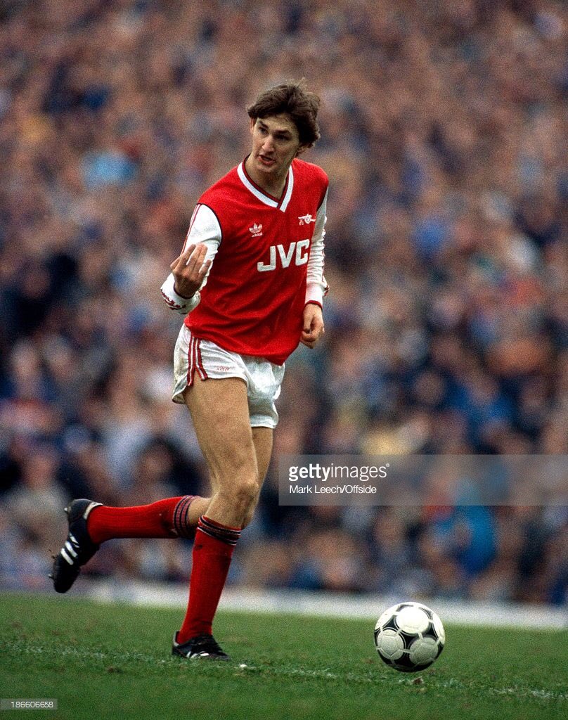 Now that’s what you call a centre half.

6 foot 3” brave as a lion and a absolute colossus  

 A captain to lead you over the trenches and back again.

#Arsenal #AFC #Gunners