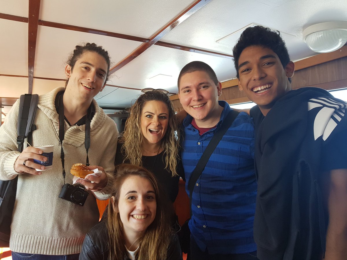 NaxlaMina's tweet photo. Mi equipo @Rabahrex @TinenQa @Manucrafting @AuthenticGames #minecraftcreatorsummit2018 https://t.co/0xTO6CRZt1