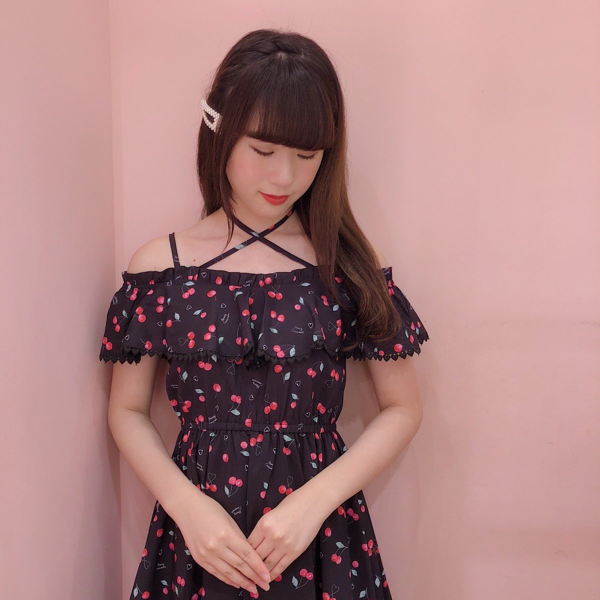 ハニーシナモン梅田est店 در توییتر 6 2発売 新作アイテム チェリー柄リゾートワンピ Color Black White Price 10 000 Tax 夏らしいチェリー柄のリゾートワンピが入荷致します ちょっぴり大人なオフショルデザインで 胸フリルのハートレースが