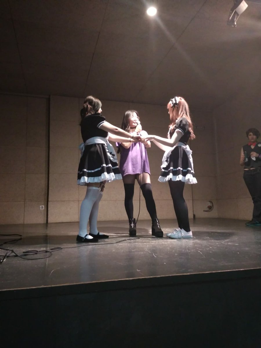 MaidCafeEcija's tweet photo. El pasado Sábado 26 fué la IV edición del Maid Café de Ecija y aquí tenéis unas fotitos de como fue todo... 😊☕🍰
Con nuestras maravillosas maids de Noboru Tsuki y Onyxia 😍 https://t.co/pqlOf6sBOu