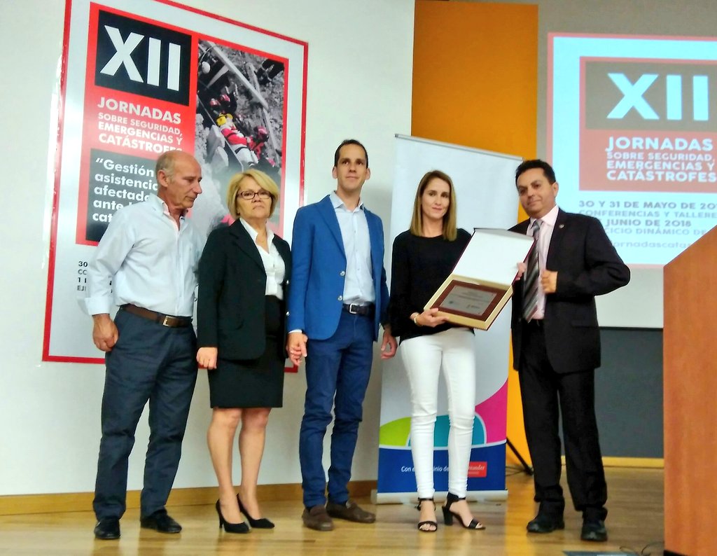 COUNSELING_UMA's tweet image. Siempre en nuestra memoria, imborrable, de nuestro amigo, bombero, Antonio Jesús García Ocón, que falleció en diciembre de 2017. Y que reconocemos ante su familia y compañeros del @cpbmalaga #JEMERG18