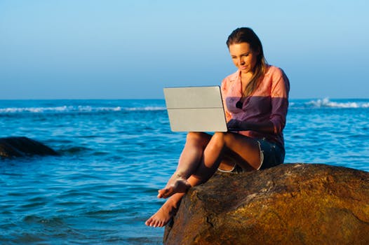 ExpatFinder's tweet photo. As an increasing number of people around the world move to a more nomadic style or living and working, ExpatFinder looks at some of the best opportunities available for these ‘digital nomads’. Read more here: https://t.co/P0Uo9N2TxT https://t.co/iOF3v5FnRA