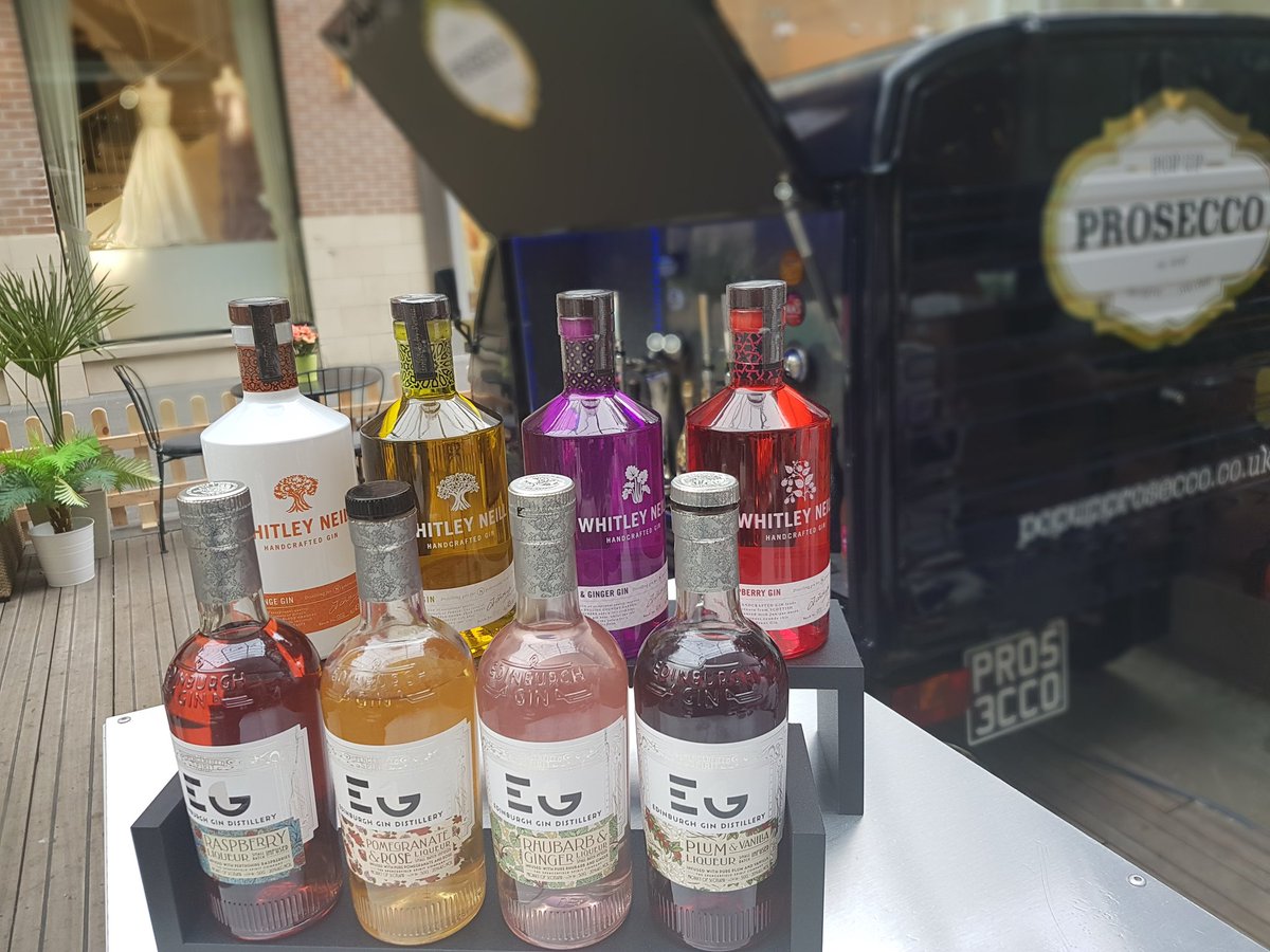 popupprosecco's tweet photo. Come &amp; try our fine range of #prosecco, #gins &amp; #cocktails at #popupprosecco #Westfield #stratford #london #summer #popup #drinkporn #whitleyneil #edinburghgin #thursdaynight #drinks https://t.co/35UNnYpBlG