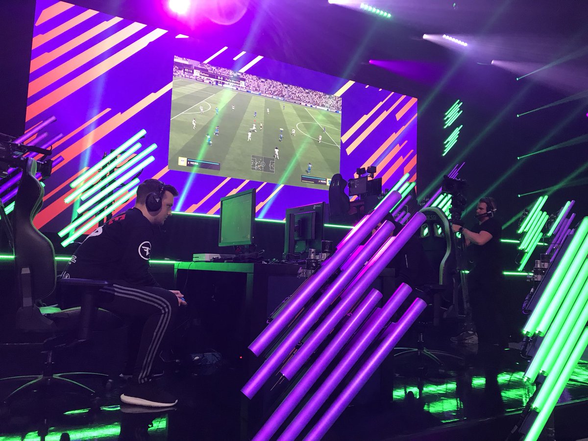 KLinden98's tweet photo. Gisteren een fantastisch evenement met spectaculaire wedstrijden mogen bijwonen. Hulde voor de organisatie! @EASPORTSFIFA #FIFAeWorldcup https://t.co/yPAGNfzmSj