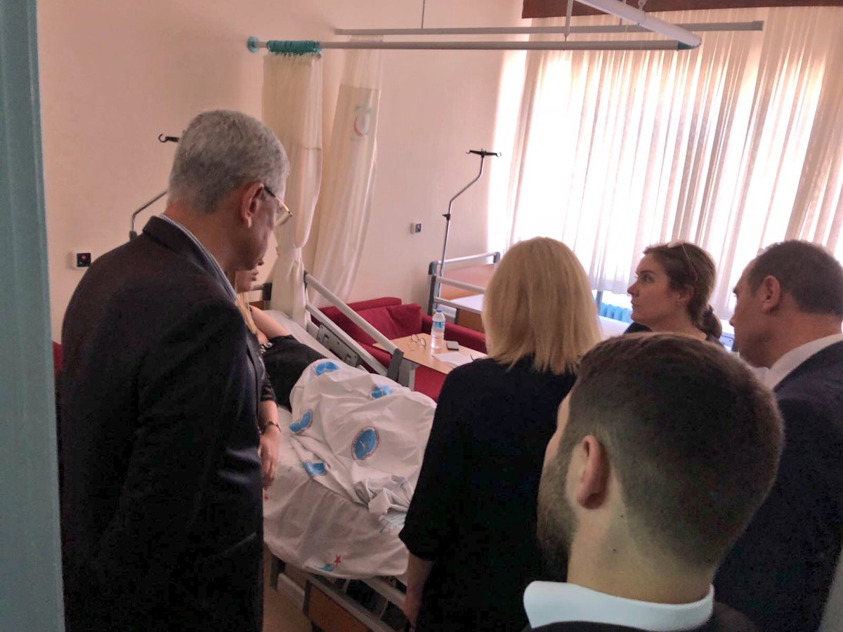 volkan_bozkir's tweet photo. 24 Haziran seçim çalışmalarımızı yürüttüğümüz Sarıyer’de, Sarıyer İsmail Akgün Devlet Hastanesi’nde tedavi gören hastaları ziyaret ettik. (2)
@aksariyer 
@akpartiistanbul 
#VakitİstanbulVakti https://t.co/NoYPclVvvA