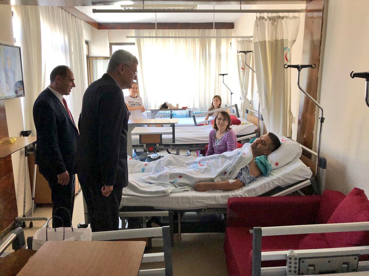 volkan_bozkir's tweet photo. 24 Haziran seçim çalışmalarımızı yürüttüğümüz Sarıyer’de, Sarıyer İsmail Akgün Devlet Hastanesi’nde tedavi gören hastaları ziyaret ettik. (2)
@aksariyer 
@akpartiistanbul 
#VakitİstanbulVakti https://t.co/NoYPclVvvA