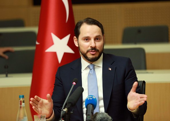 bbcturkce's tweet photo. Enerji Bakanı Berat Albayrak'tan seçim anekdotu: "Cumhurbaşkanımız Ay'a 4 şeritli yol yapacağım dese, vallahi inanırız". https://t.co/hJFdqhAQYz https://t.co/JraC6bztdE