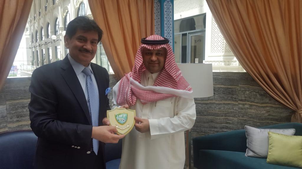 masadmuzmalik's tweet photo. president #PFF #FaisalSalehHayat
presenting shield of well being to president Saudi football federation Dr Adel Izzet
during #SWAFF
#KSAFF
@adidasfootball https://t.co/ZBhTeP2K9z