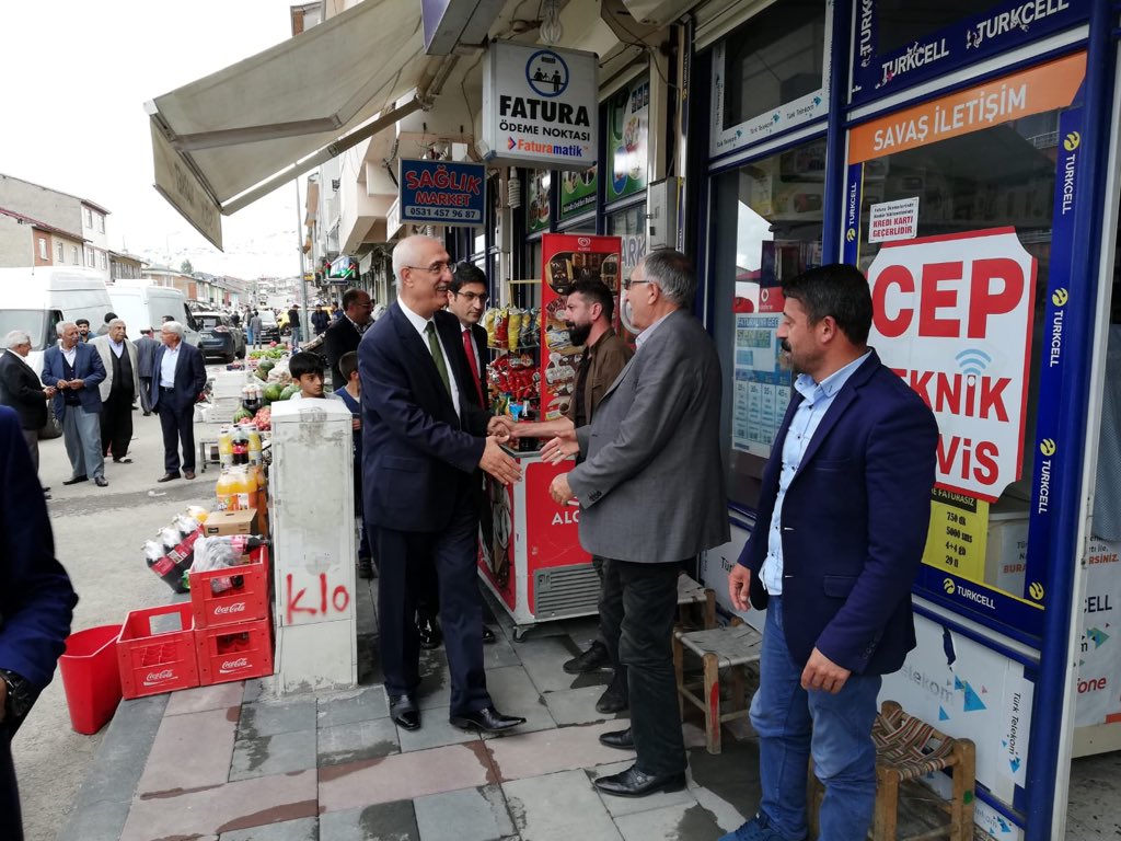 FeyziBerdibek1's tweet photo. #Karlıova’da değerli ilçe halkımız ve esnafımızla buluştuk.
#VakitKarlıovaVakti https://t.co/nR29JlcFO2