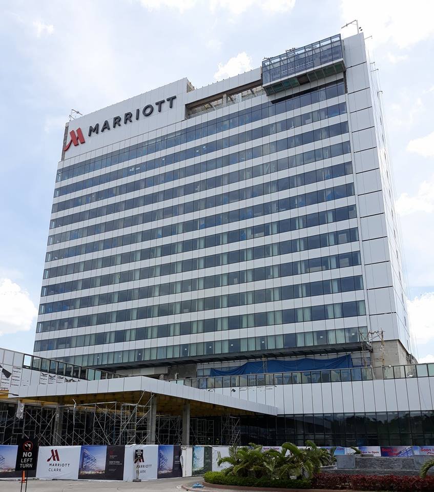 akosiDrew's tweet photo. Clark Marriott Hotel invites you to become part of its Pre-opening Team!
See you on June 7, 2018 from 10:00am to 8:00pm at the SM City Clark Event Centre.
Bring your CV/Resume with picture.
Wear business attire. #MarriottClark https://t.co/CNMzqdi01K