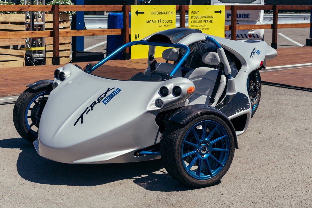 A partir de midi, rendez-vous au Quai Jacques-Cartier pour voir l’avenir de la mobilité en action sur circuit fermé. Prenez la navette devant l’Arsenal toutes les 30 minutes. Événement Ride &amp; Drive présenté par le gouvernement du Québec. <a href="/GouvQc/">Gouvernement du Québec</a> #QCfierpartenaire #MovinOnConf18