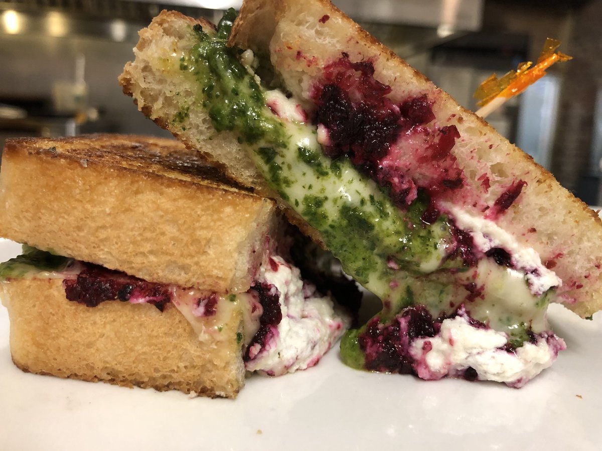 StNickBrewCo's tweet photo. It’s a new day, make good choices. Locally sourced, homemade, delicious grilled cheese of the week. The only side effect this will leave you with is wanting more! #NewAmbienWarningLabels #eatlocal #NationalSmileDay #craftbeer https://t.co/S6jIeUyI2m