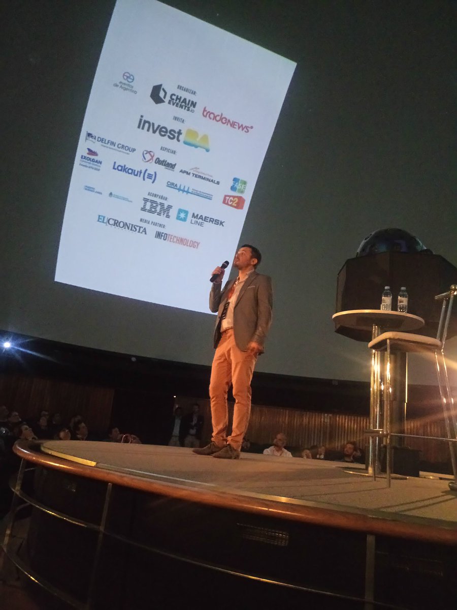 FlorCarbo's tweet photo. En #BusinessChainForum @purdapilleta de @gate_in_ar arranca contando la historia del #bitcoin El primero lo compró en 2013 a US$90. Hoy c/u vale US$7500 https://t.co/isyjVSBzxN