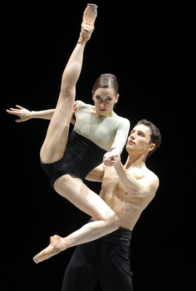 DdiDanza's tweet photo. Anna Ol and Semyon Velichko
in “Step Addition” by Sébastien Galtier
music René Aubry
Dance Open 2018
Photo © Stas Levshin
#AnnaOl #SemyonVelichko
#StepAddition #SebastienGaltier
#ReneAubry
#DanceOpen2018
#StasLevshin #StasLevshinPhotography
@sebgaltier @dance_open https://t.co/vnWhrCLQAU