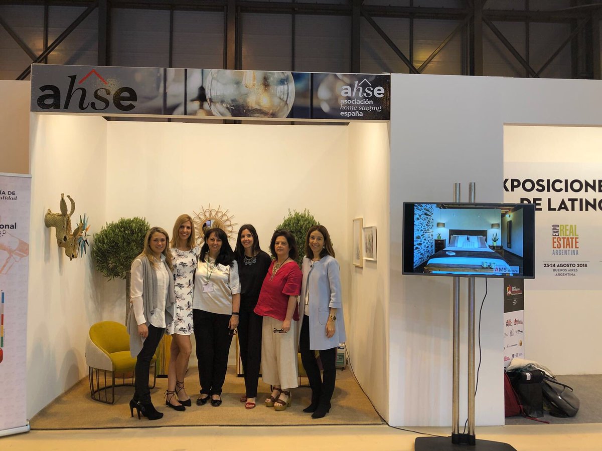 Después de comer es un buen momento para pasarse por el stand i1-007 #licenciaparastagear de <a href="/simaexpo/">SIMA</a> . Este año, decorado por Amueblarent (muebles de alquiler para  #homestaging y más utilidades)