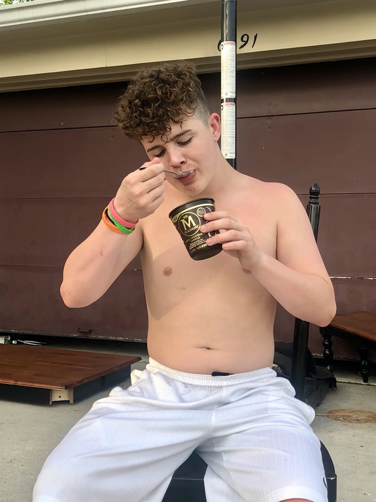 ElaineCarr03's tweet photo. This guy found my secret ice cream stash after working up a sweat playing ball. Bo worries! I can just order more online from Walmart Grocery Pick up &amp; have it brought right out to my car when I’m ready! https://t.co/OfnPsYLIpk
#DiscoverJoy#WalmartGroceryPickUp #mackid#ad https://t.co/xBySGL3POB