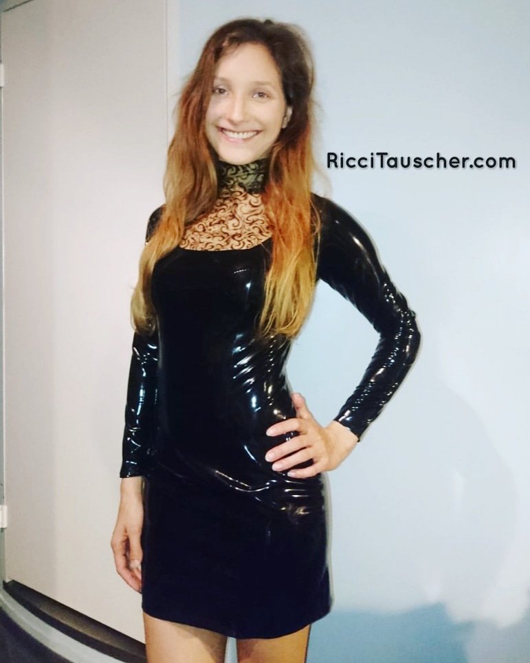 RicciTauscher's tweet photo. I tried on some #beautiful #dresses made by je_gilbert which I'll show you in the next few days and at the end I'll tell you which #two of them I #liked the #best:)
Dress: https://t.co/Dyf33bgGx5
#Ricci
#anprobe #kleider #love #latex #latexkleid #brunette #model #latexdress https://t.co/sokxgohwNQ