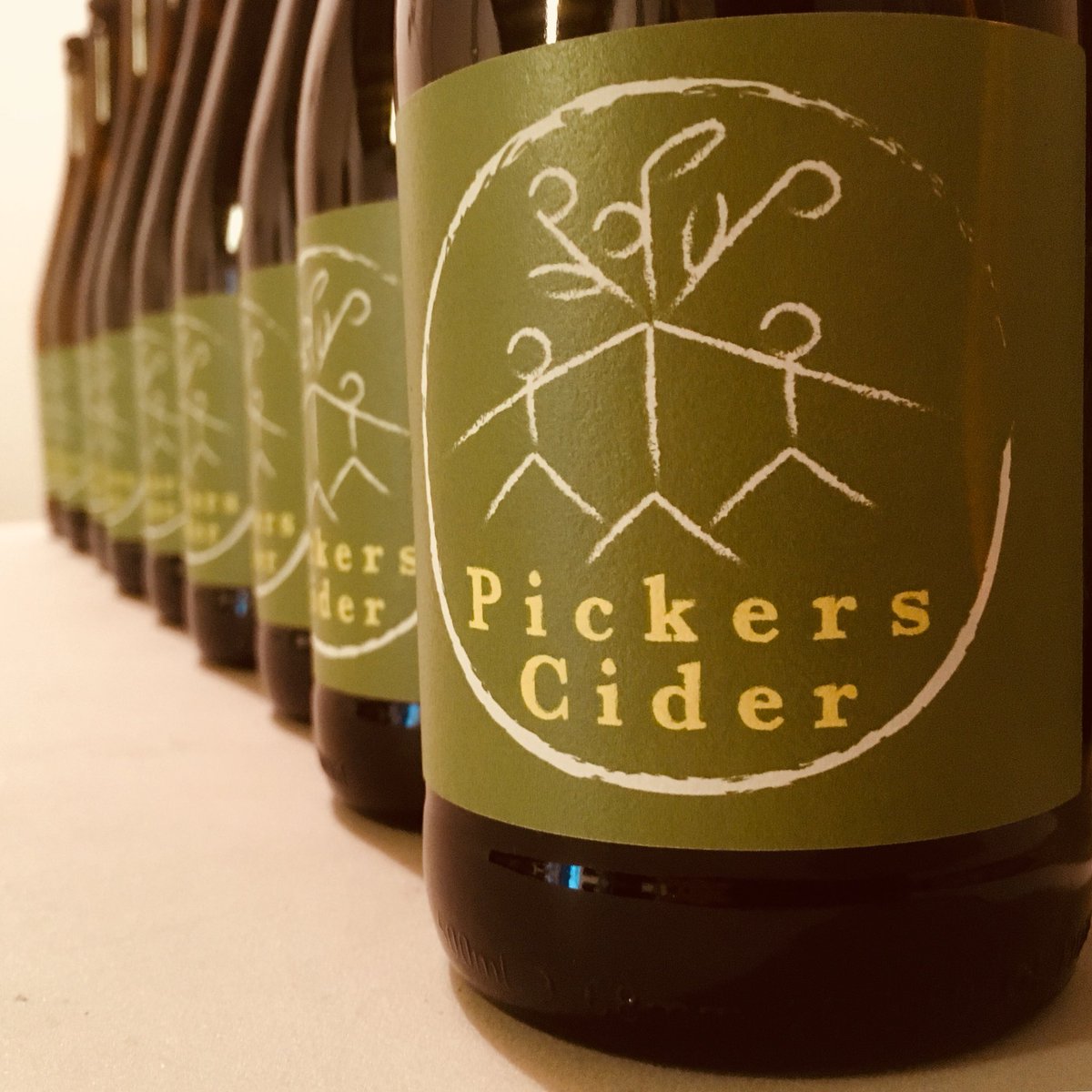 pickerscider's tweet photo. Market prep in the cider shed this am. Find us @ThePantiles this weekend 10 - 4 for a taste of the good stuff. #handmade #local #cider https://t.co/LBXtH11dAj
