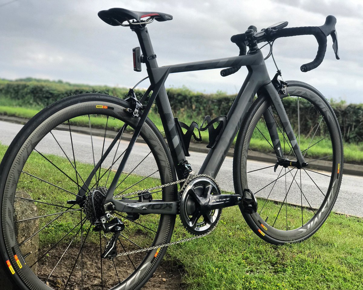 PaceyOGs's tweet image. Looking forward to getting back on this one tonight! #ajcc #swift #hypervox #mavic #duraace