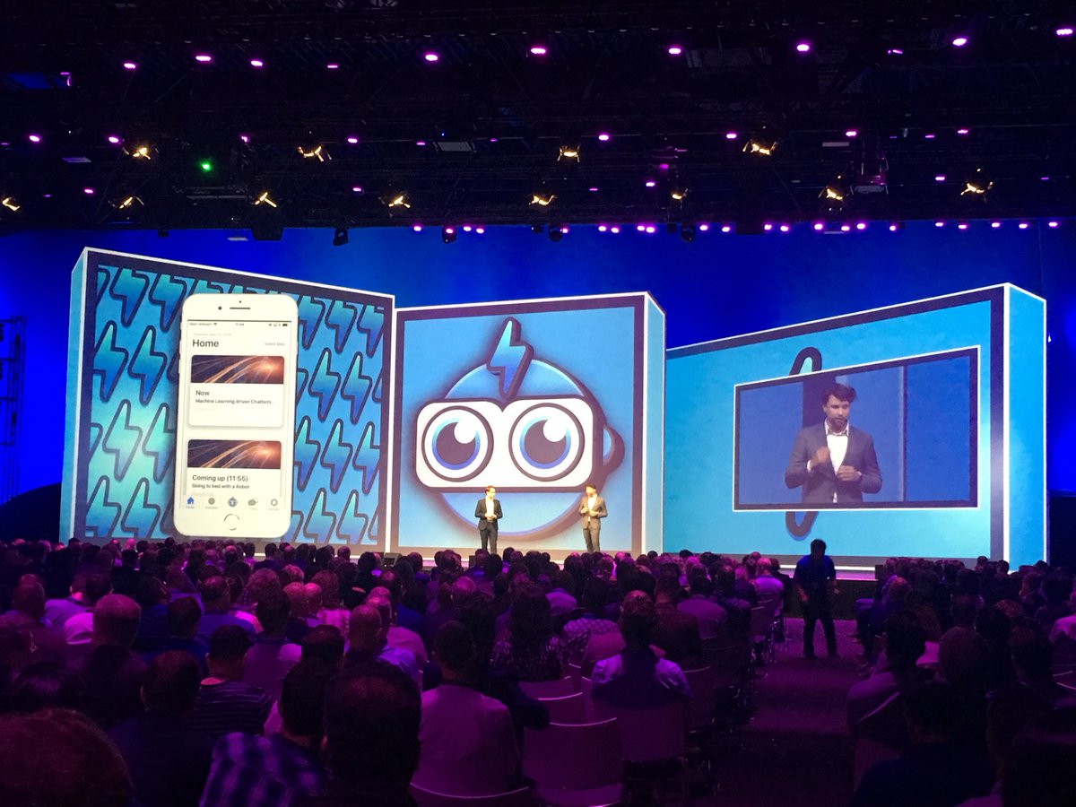 EdwinvanUnen's tweet photo. Praat met Chatbot Fin op de SAS DataScience &amp; Analytics Day #DSADay18 https://t.co/pfN5INeZpC