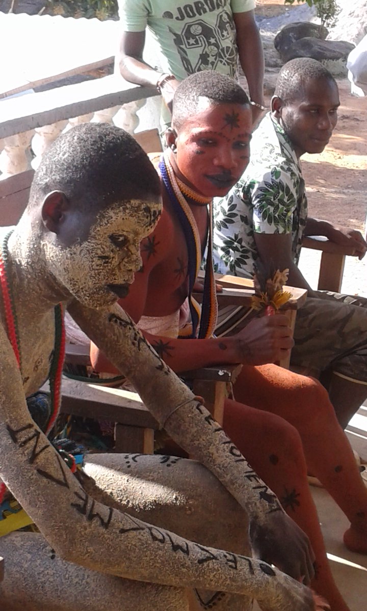 TIÉNI-SEABLY: RENCONTRE AVEC LES HOMMES « PANTHÈRES »
#civ #HelloAfricatour #civ225 #civtourisme 
En savoir plus bit.ly/2xtNi6v