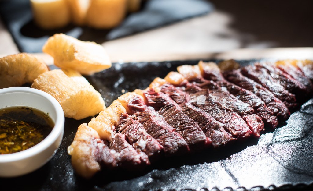 Conexhostelera's tweet photo. ¡Feliz jueves!

Hoy os proponemos el restaurante Buteco en #malasaña. Fusión española y brasileña donde el plato estrella indiscutible es la picanha.

#meat #meatlover #MeatPorn #MeatLovers #meateater #meats #meatloaf #meathead #restaurantesmadrid #malasaña #madrid https://t.co/KoHvrO0aRE