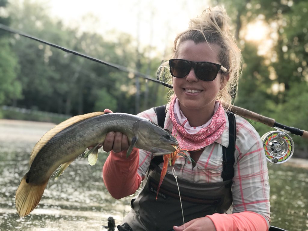 KeystoneAngler's tweet photo. My client Olivia with a Bowfin she caught while Musky fishing with me. #keystoneanglersguideservice #flyfish #flyfishing #fish #fishing #flyfishpa #paflyfish #musky #bowfin #pamusky #esox https://t.co/xVod3KDAbq