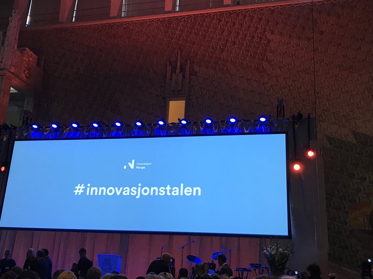 Venter på #innovasjonstalen i Oslo Rådhus...