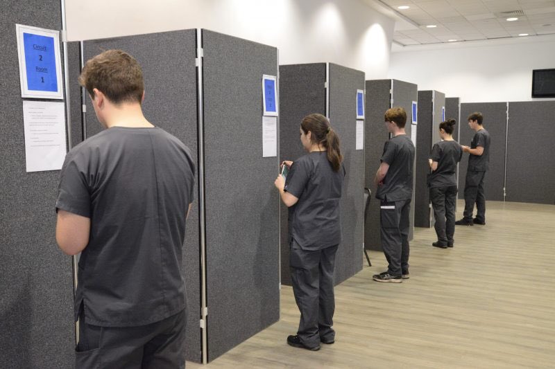 Hirequirements on Twitter: 