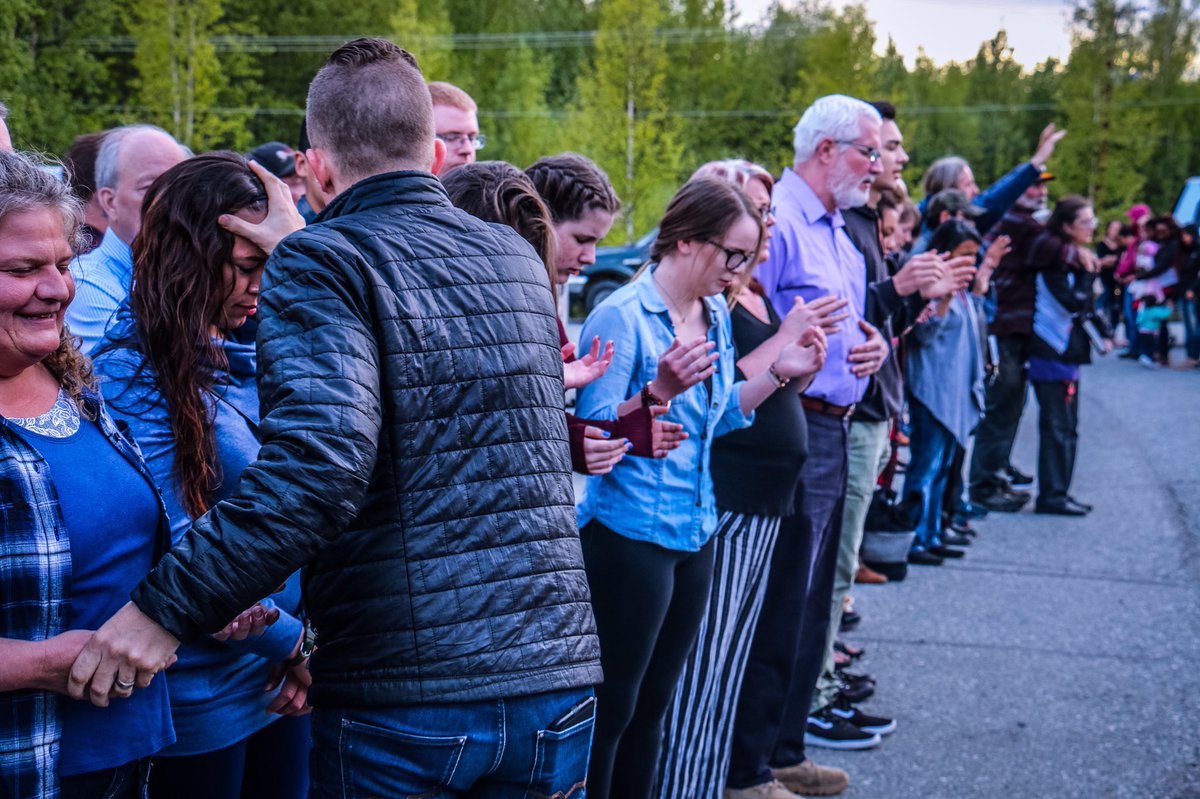 JDShuttlesworth's tweet image. EVEN MORE TONIGHT... Fuller House... had to move everyone outside for the laying on of hands... We’re in #revival here in #Wasilla #Alaska