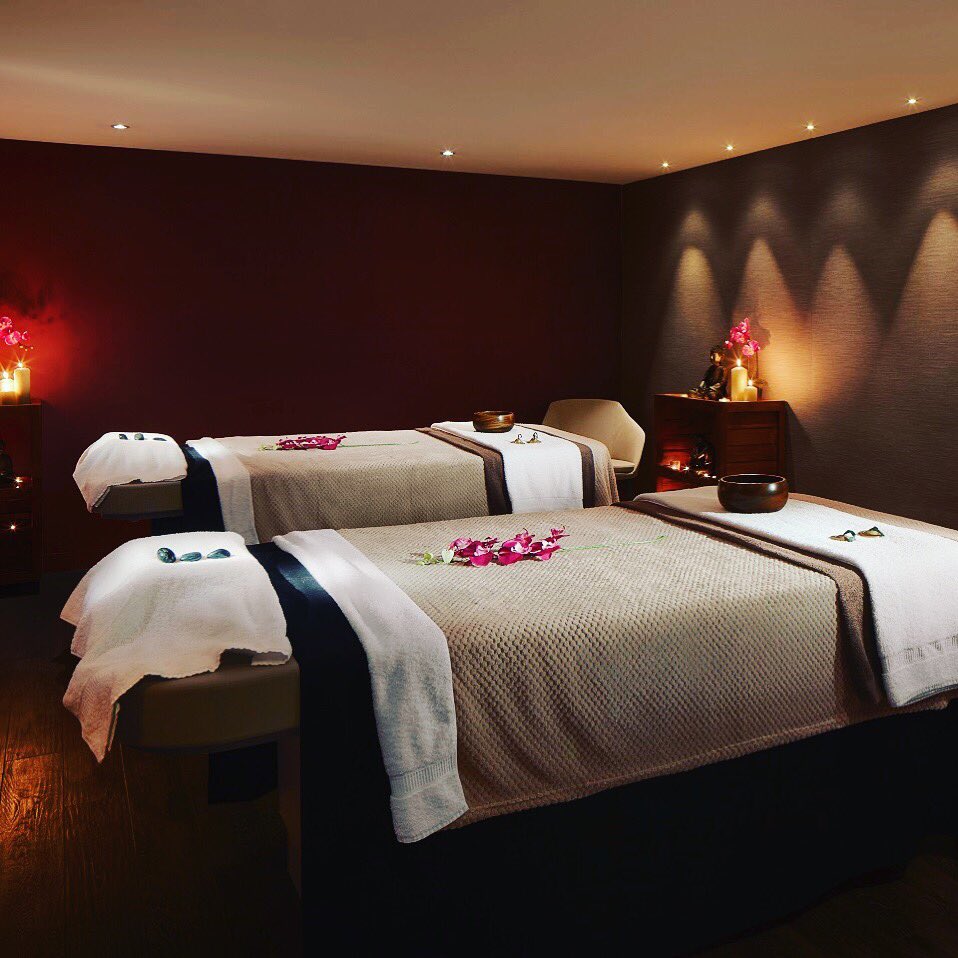In need of some pre-summer pampering? Time to pay a visit to our Melrose Spa and Sleeping Beauty Salon.  A tranquil, subterranean retreat right in the heart of Edinburgh's Old Town #myradissonescape
.
.
#edinburgh #royalmile #spa #RadissonBlu #RadissonBluEdinburgh