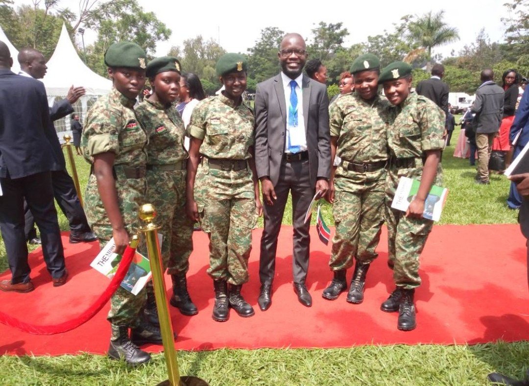 The President sharing a light moment with members of the Kenya Defence Forces/<a href="/kdfinfo/">Kenya Defence Forces</a> at the sides of the National Prayer Day at Safari Park Hotel, Nairobi. #MakNews