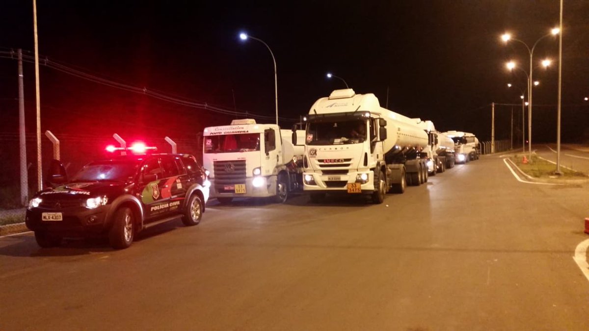 GovSC's tweet image. Durante a noite de ontem postos de #Blumenau, #Xanxerê, #Joaçaba e #Araranguá foram abastecidos com combustível ⤵️