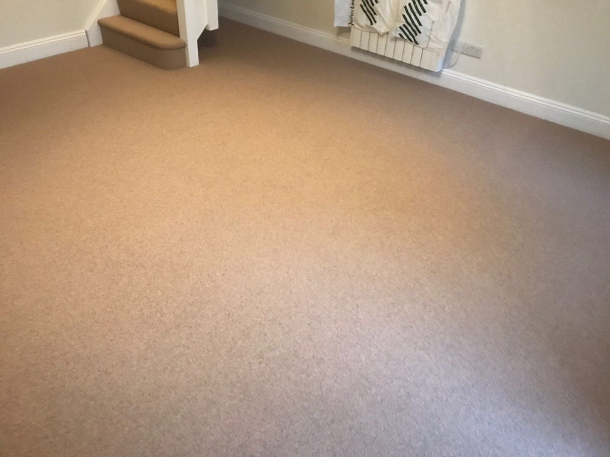 ldfflooring's tweet photo. Wonderful 100% wool carpet by @iLoveEveryStep in Hereford range supplied and fitted in lounge #ldfflooring #lifestylefloors #wool #carpet #lounge #carpetfitting #homeinspration #homedecor #homeimprovement #homeinterior https://t.co/Po0MoOd4Om