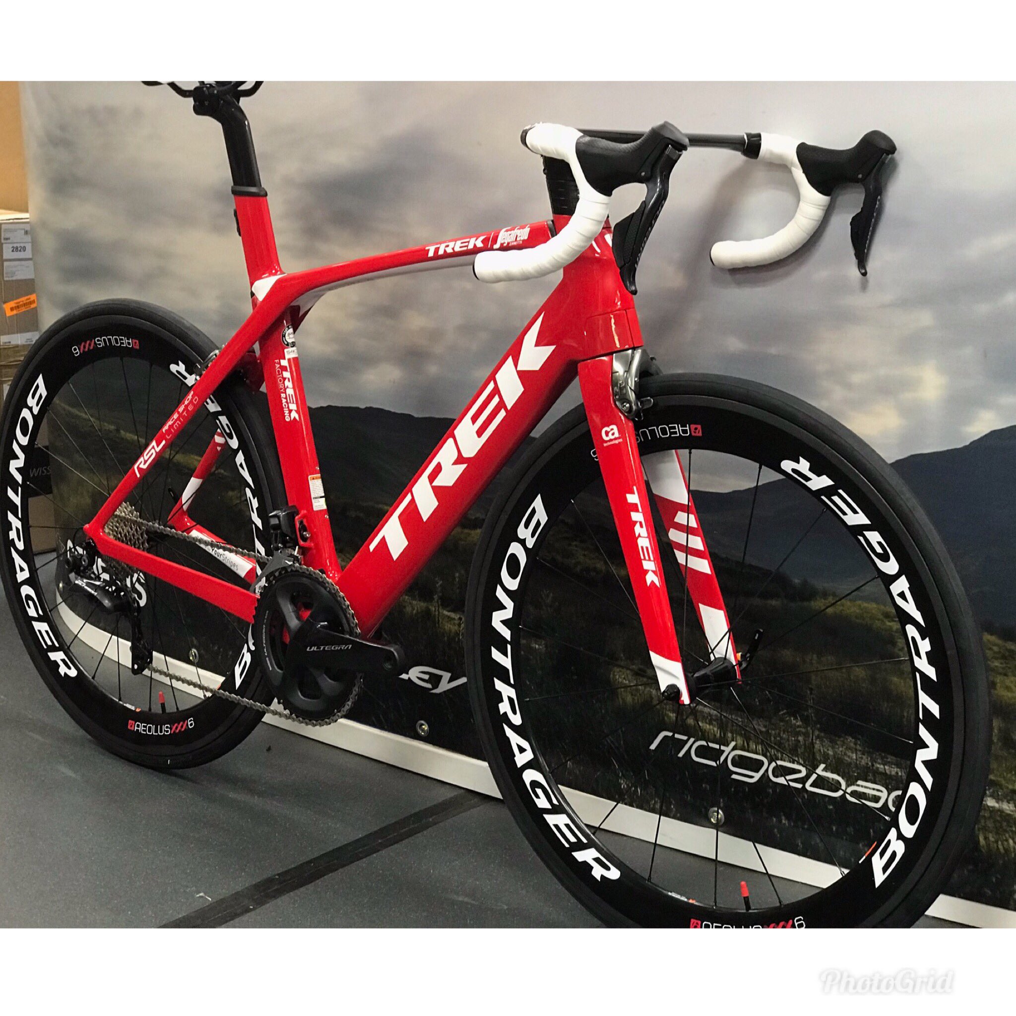 Swinnerton Cycles on X BIKE BUILD ALERT Trek Madone 9.5 Project One with a Ultegra Di2 groupset 600 Series OCLV carbon frame set and Bontrager Aeolus XXX 6 wheelset Classic